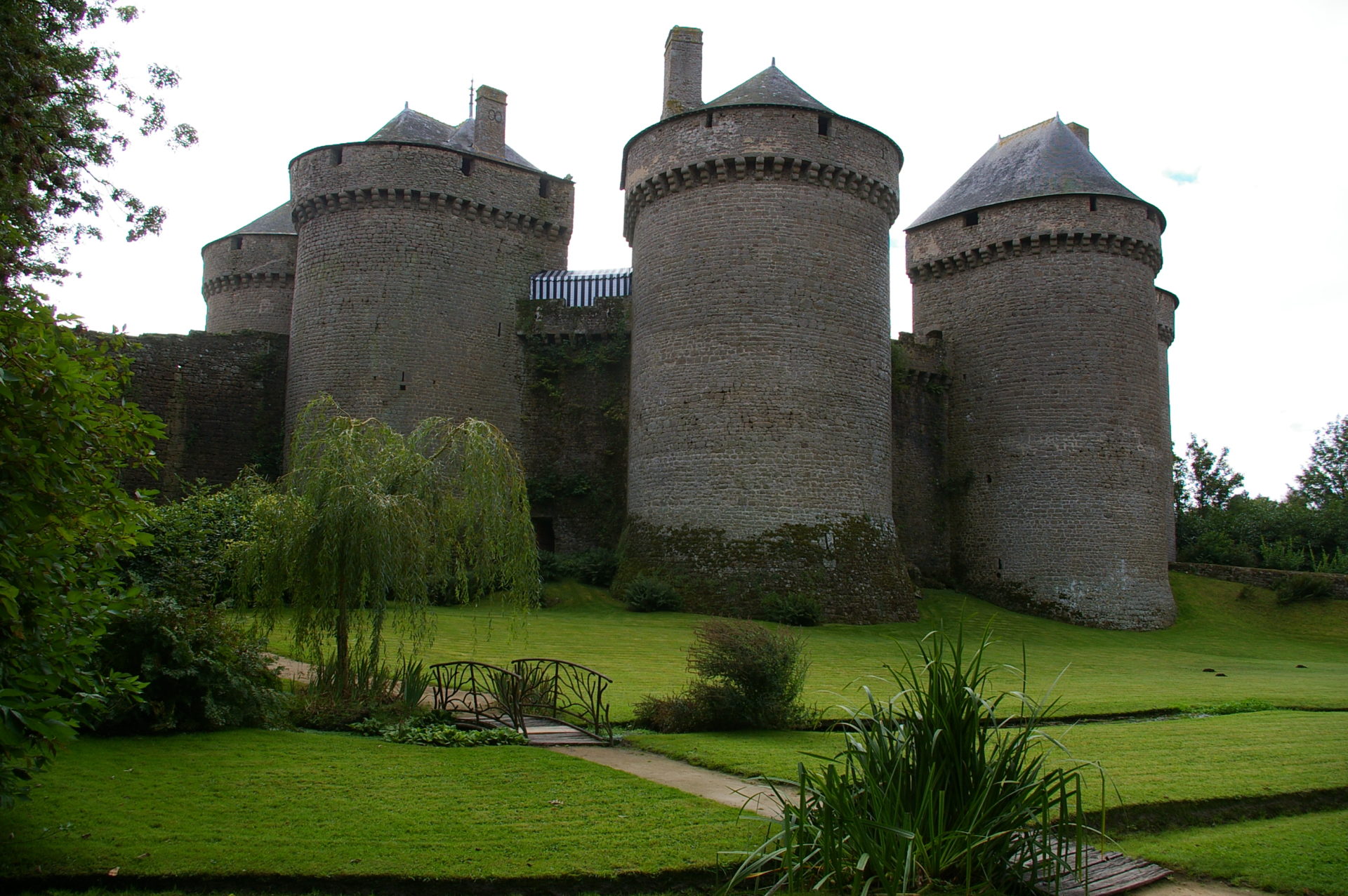 Lassay - Un Puissant Château Fort 